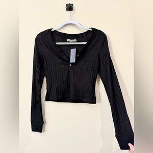 Abercrombie & Fitch basic black henley v-neck button up ribbed size x-small.